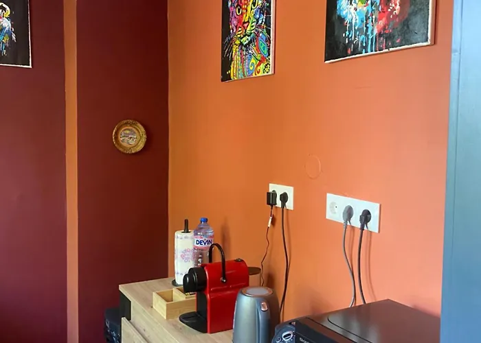 Eli-andon Apartament Warna