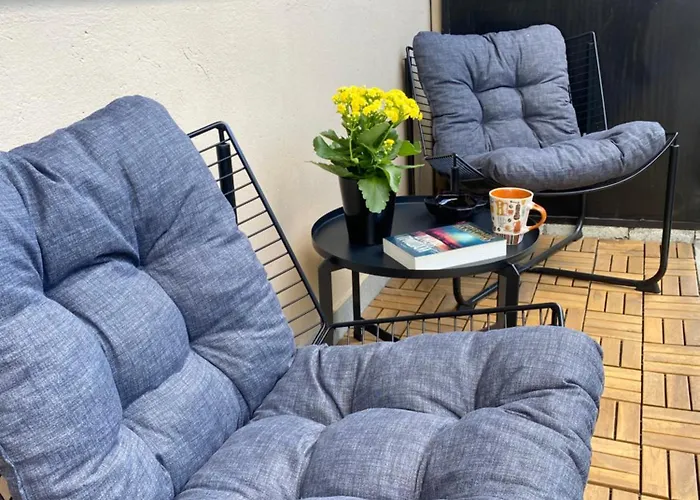 Eli-andon Apartment *